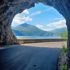 https://angelo-mari-lake-breeze.it-lombardy.com